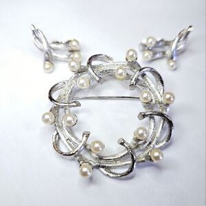 Vintage Marvella Set Demi-Parure Silver Tone Faux Pearl Wreath Brooch & Earrings